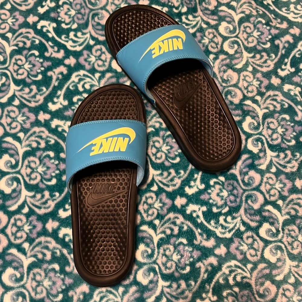 Nike size 8 blue and yellow slides